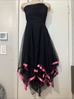 Y2K Cache | Black and pink Strapless mesh layered formal Dress with Pink size 4